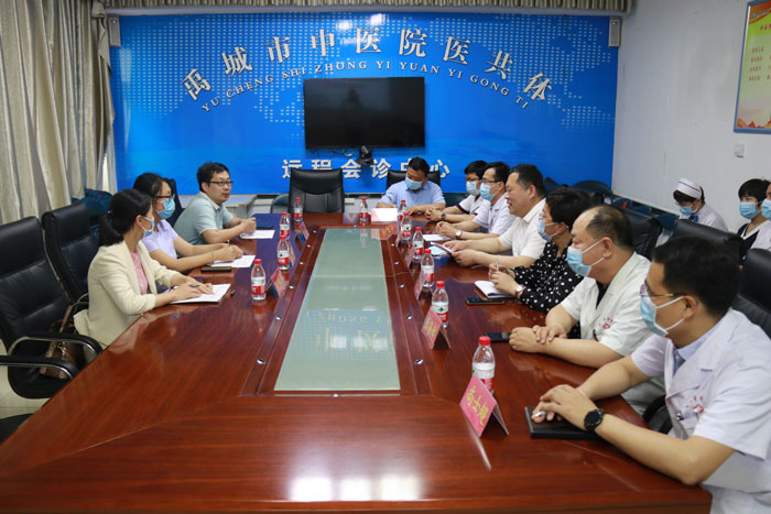 禹城市卫健局党组成员王梅、医院领导班子成员及相关科室负责人陪同